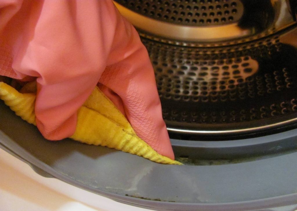Od té doby, co mi technik řekl o tomto triku, vypadá moje pračka jako nová: stačí to nanést na gumu